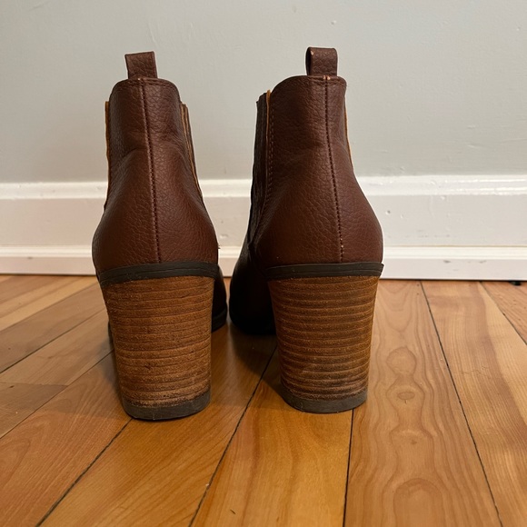 Dr. Scholl’s Launch Bootie in Brown - Picture 4 of 8